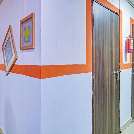 Hotel O New Lakeview Palace Хайдарабад Экстерьер фото